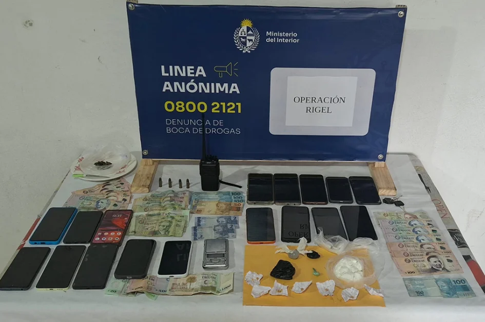Estupefacientes celulares dinero y handy incautados por la policía