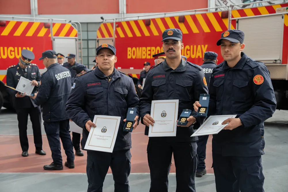 BOMBEROS