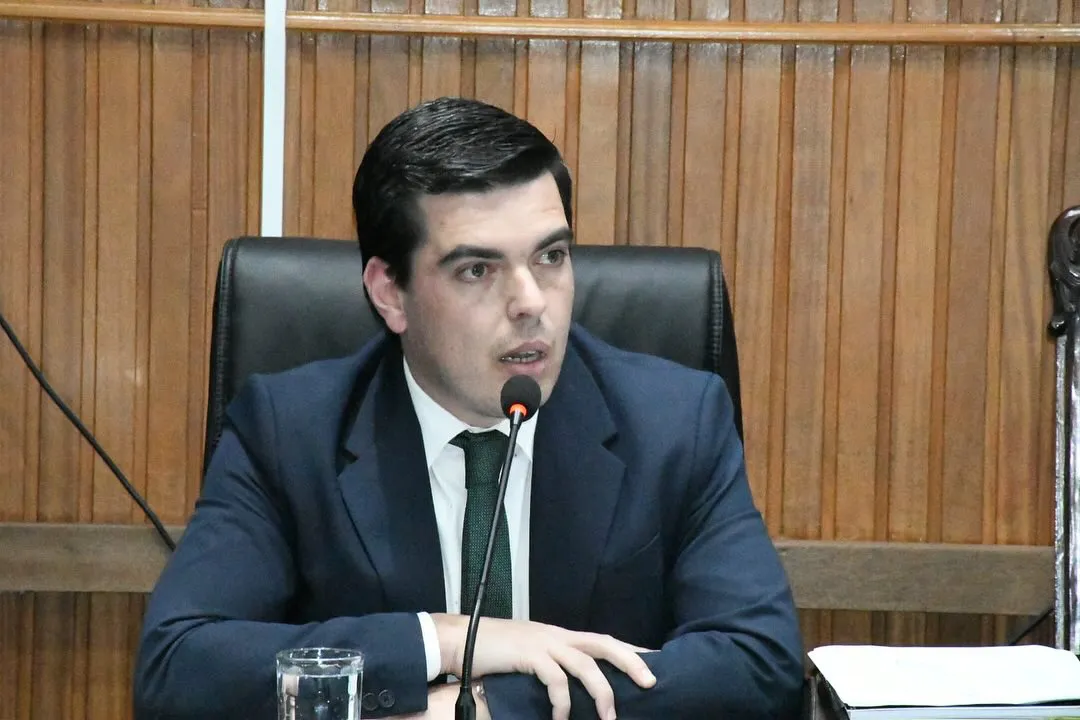emiliano en la junta1