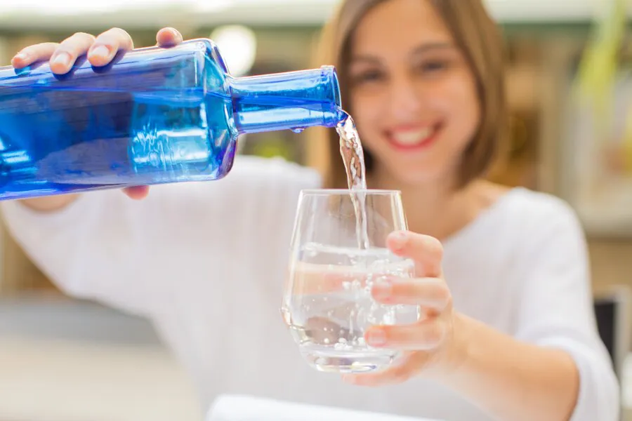 bebida-agua_1194-12362